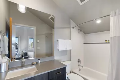 19120 Gateway Loop, Bend, OR 97702 - Photo 16