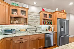 1835 Plateau Dr, Medford, OR 97504 - Photo 30