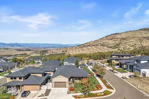 1835 Plateau Dr, Medford, OR 97504 - Photo 62