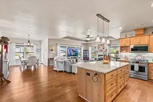 1835 Plateau Dr, Medford, OR 97504 - Photo 12