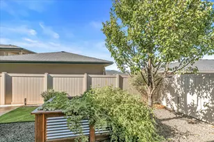 1835 Plateau Dr, Medford, OR 97504 - Photo 38