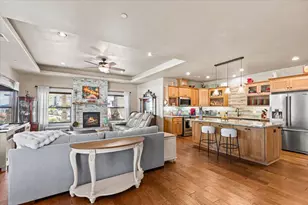 1835 Plateau Dr, Medford, OR 97504 - Photo 10