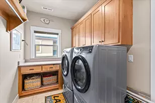 1835 Plateau Dr, Medford, OR 97504 - Photo 34