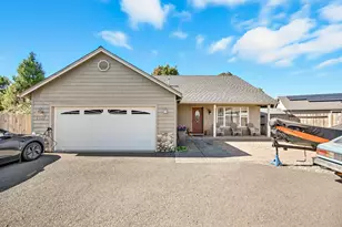 2825 Duell Ave, Medford, OR 97501 - Photo 4