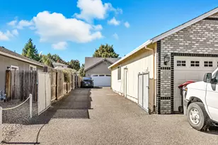 2825 Duell Ave, Medford, OR 97501 - Photo 2