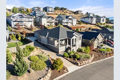 523 W La Strada Circle, Medford, OR 97504 - Photo 10