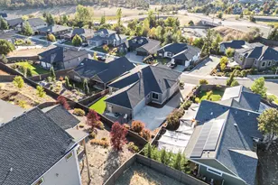 523 W La Strada Circle, Medford, OR 97504 - Photo 62