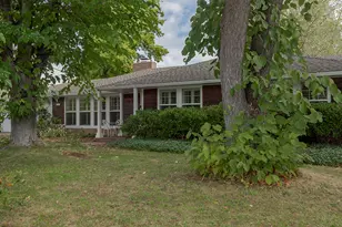 425 S Modoc Ave, Medford, OR 97504 - Photo 2