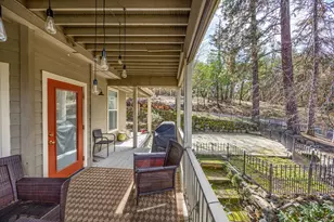 675 S 4th St, Jacksonville, OR 97530 - Photo 4