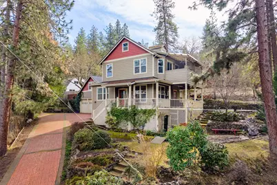 675 S 4th Street, Jacksonville, OR 97530 - Photo 2