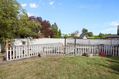 990 Janes Road, Medford, OR 97501 - Photo 26