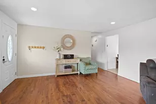 990 Janes Rd, Medford, OR 97501 - Photo 4