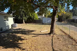 124 Paxon Ave, Eagle Point, OR 97524 - Photo 16