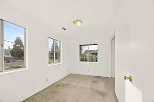 838 Dakota Ave, Medford, OR 97501 - Photo 16