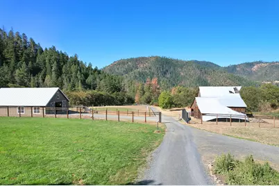 931 Hogan Road, Applegate, OR 97530 - Photo 2
