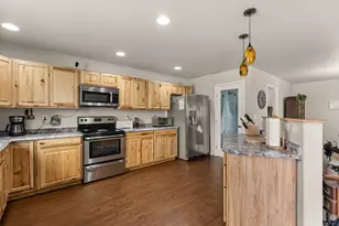 628 Barton Rd, Eagle Point, OR 97524 - Photo 10