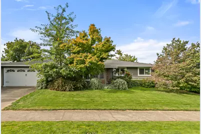 1417 Larkspur Avenue, Medford, OR 97504 - Photo 2