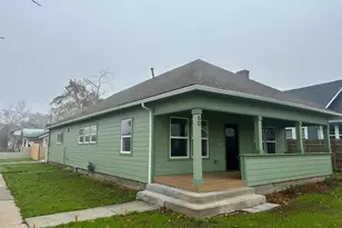 60 N Peach St, Medford, OR 97501 - Photo 2