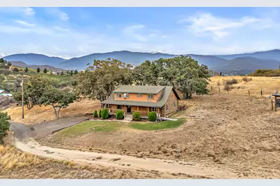 2011 Dead Indian Memorial Road, Ashland, OR 97520 - Photo 2
