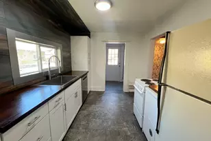 967 E 1st St, Prineville, OR 97754 - Photo 6