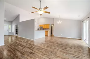 930 NW Spruce Ave, Redmond, OR 97756 - Photo 10