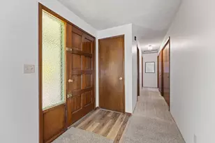 205 SW Booth St, Grants Pass, OR 97526 - Photo 16