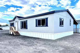 4647 Winter Ave, Klamath Falls, OR 97603 - Photo 2