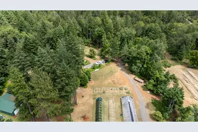 290 Crest Drive, Cave Junction, OR 97523 - Photo 2