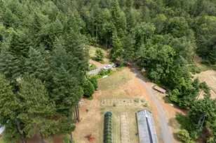 290 Crest Dr, Cave Junction, OR 97523 - Photo 2