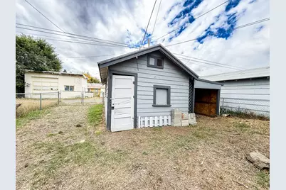 2028 Vine Avenue, Klamath Falls, OR 97601 - Photo 22