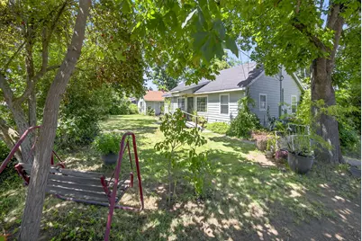 2710 W Stewart Avenue, Medford, OR 97501 - Photo 4