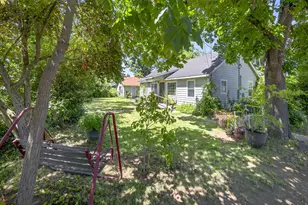 2710 W Stewart Ave, Medford, OR 97501 - Photo 4