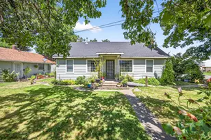 2710 W Stewart Ave, Medford, OR 97501 - Photo 2