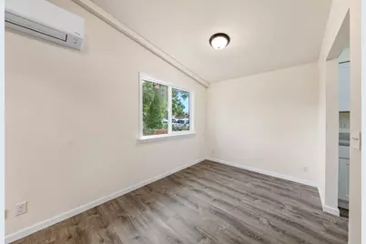 1036 W 12th Street, Medford, OR 97501 - Photo 16