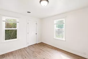 1036 W 12th St, Medford, OR 97501 - Photo 38