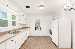 1036 W 12th St, Medford, OR 97501 - Photo 40