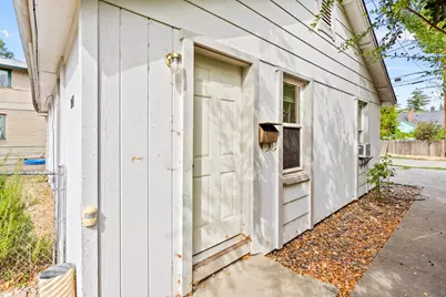 1036 W 12th Street, Medford, OR 97501 - Photo 36