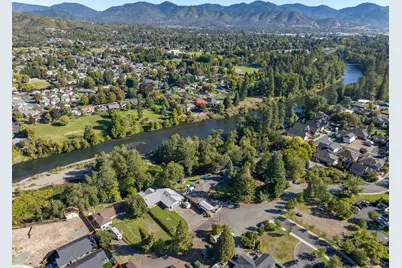 1320 Redwood Circle, Grants Pass, OR 97527 - Photo 4