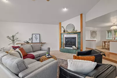 1320 Redwood Circle, Grants Pass, OR 97527 - Photo 10