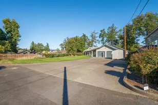 1320 Redwood Cir, Grants Pass, OR 97527 - Photo 42