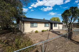 336 SW H St, Madras, OR 97741 - Photo 2