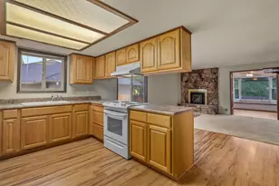 3178 Century Way, Medford, OR 97504 - Photo 4