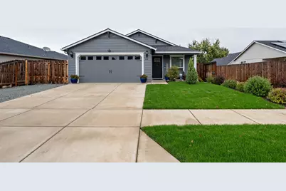 848 Trinity Way, Medford, OR 97501 - Photo 2