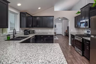 848 Trinity Way, Medford, OR 97501 - Photo 4