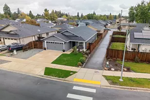 848 Trinity Way, Medford, OR 97501 - Photo 22