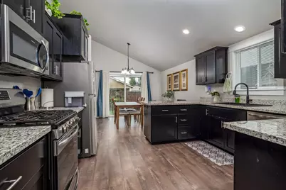 848 Trinity Way, Medford, OR 97501 - Photo 2