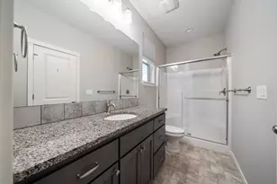 489 NW 29th St, Redmond, OR 97756 - Photo 16