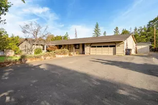 338 Kilborn Dr, Grants Pass, OR 97526 - Photo 36