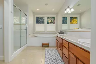 2525 NW 1st St, Bend, OR 97703 - Photo 40