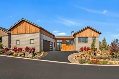 19211 Gateway Loop, Bend, OR 97702 - Photo 2